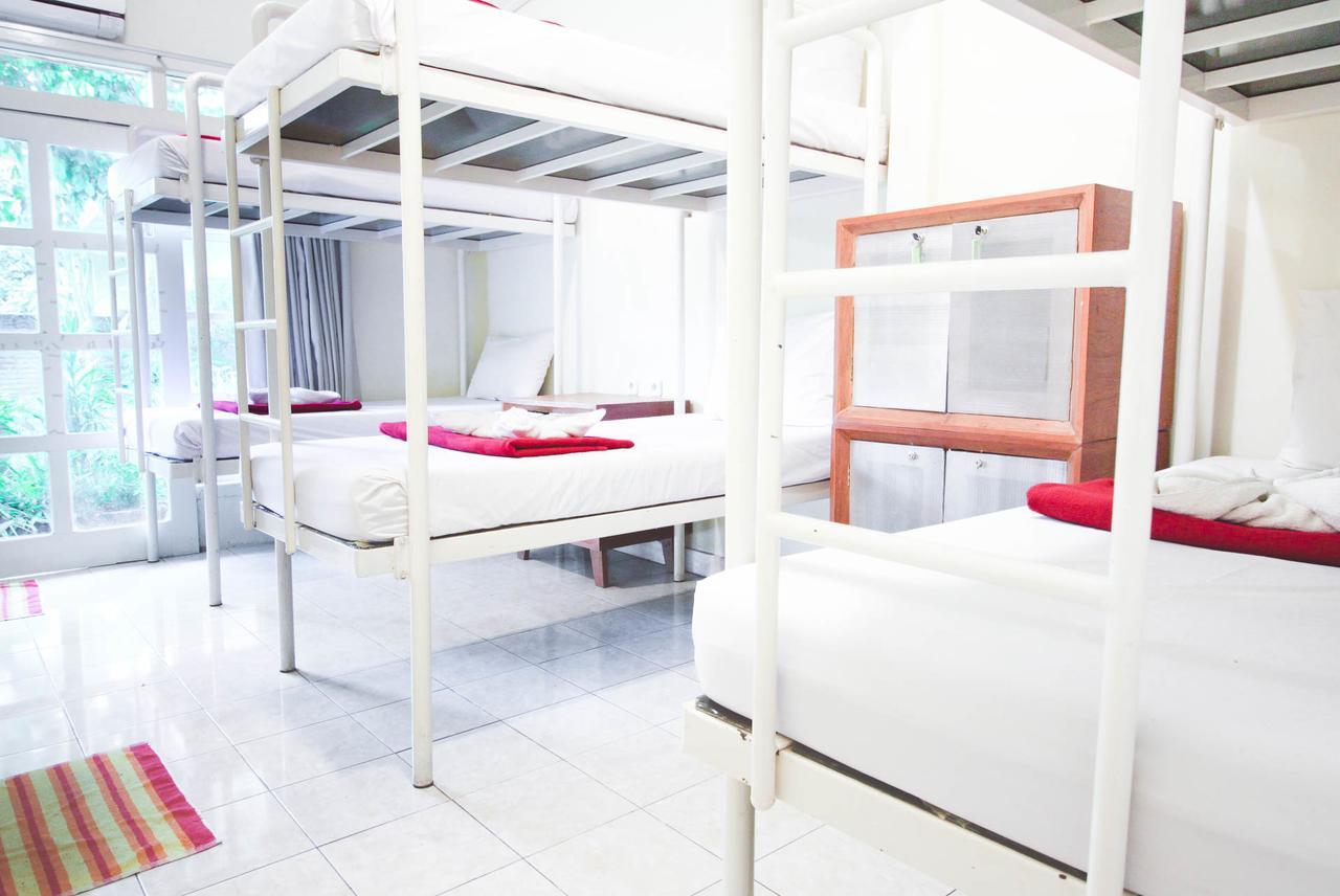 Reddoorz Hostel @ Kotagede Джокьякарта Экстерьер фото