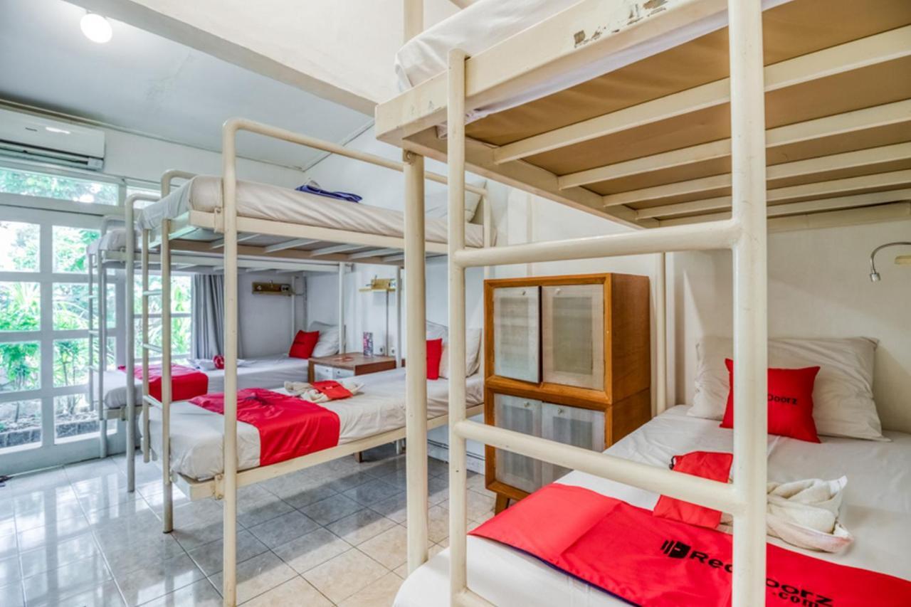 Reddoorz Hostel @ Kotagede Джокьякарта Экстерьер фото